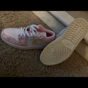 Air Jordan 1 mid...ice creams